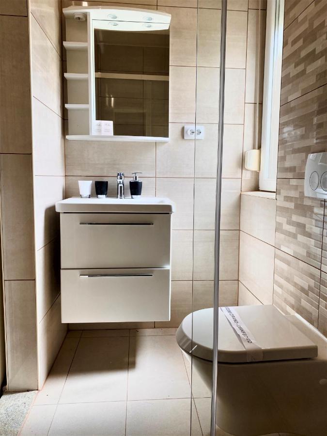 Guesthouse Mira Раб Экстерьер фото